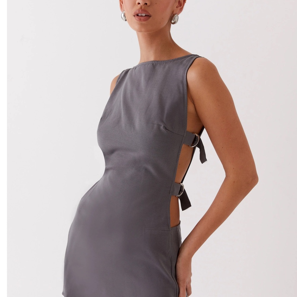 Elegant Gray Sleeveless Dress